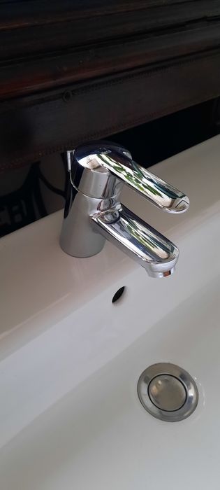 Móvel casa de banho branco lacado da Roca suspenso 80cm com torneira