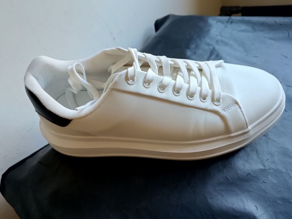 Sapatilhas Bershka tamanho 44