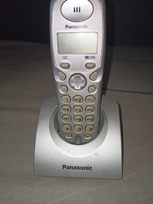 Радіотелефон Panasonic KX-TG1107UA з дадотковой базой