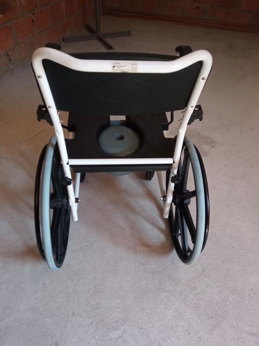 Cadeira de rodas 250 €