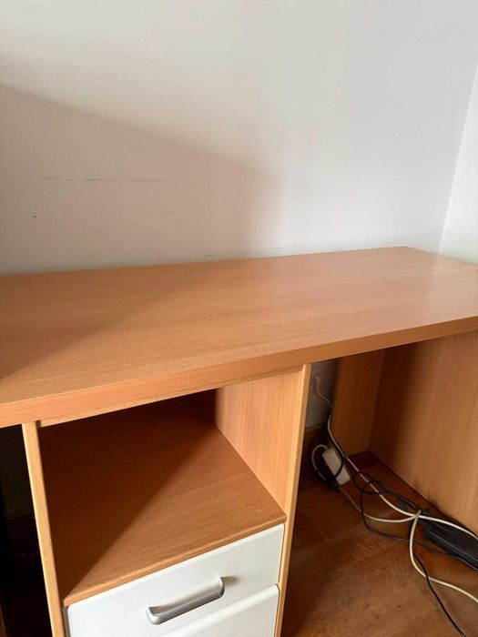 Secretária de madeira