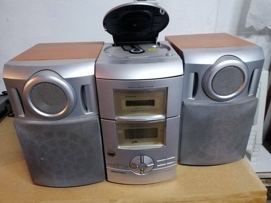 Rádio com CD e cassete..