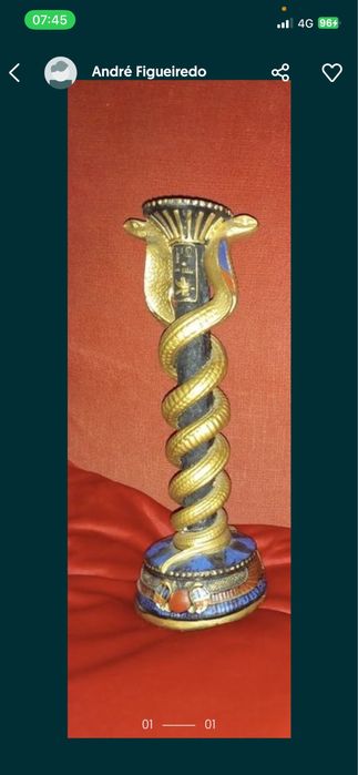 Coluna de serpentes dourada do Egipto