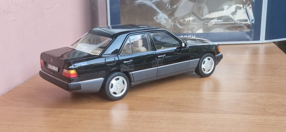 1:18 Mercedes w124