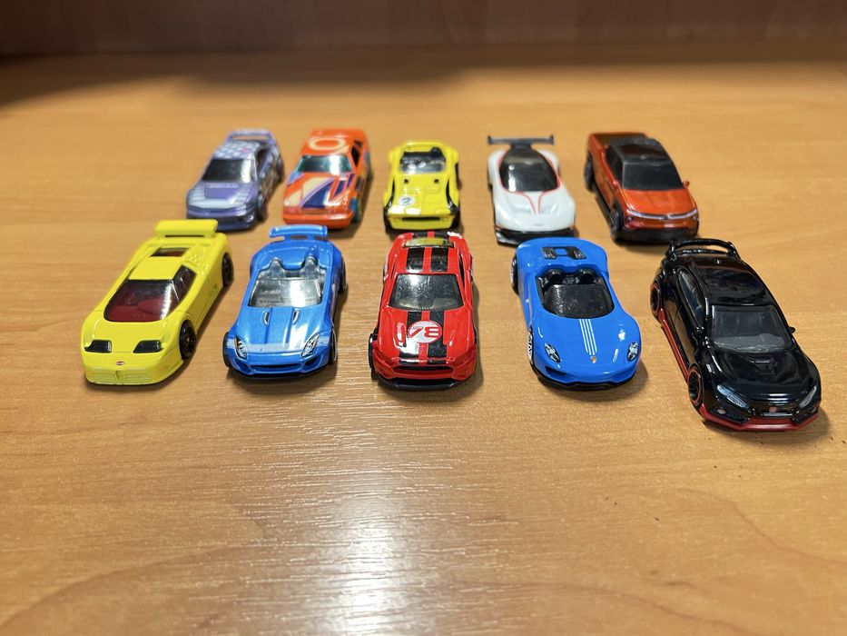 Машинки HotWheels 38 штук