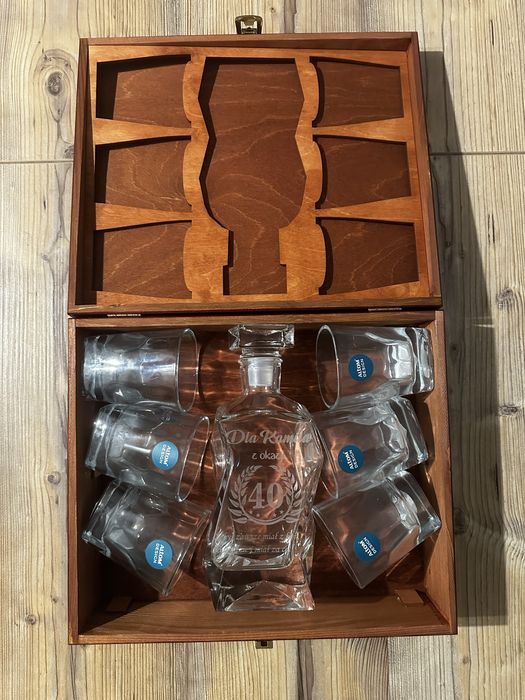 Karafka + 6 szklanek z grawerem Nowy