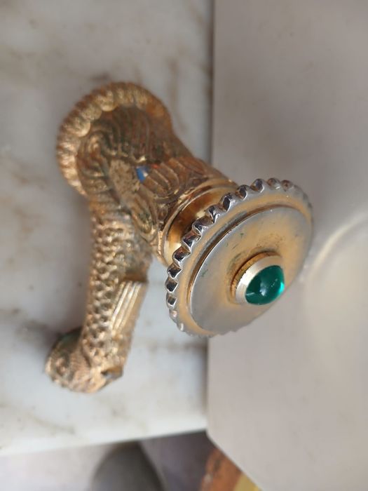 Torneira para coluna de lavatório