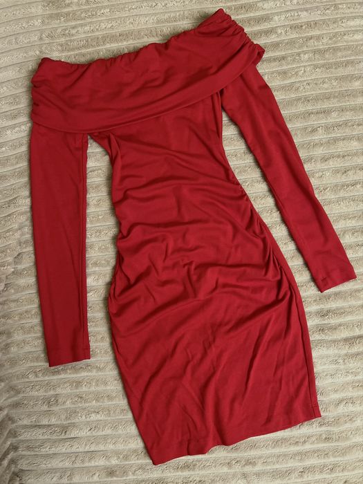 Червона міді сукня з відкритими плечима, нова