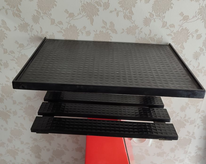 Продам полку для прихожей.