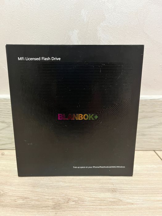 BLANKBOK флеш накопичувач