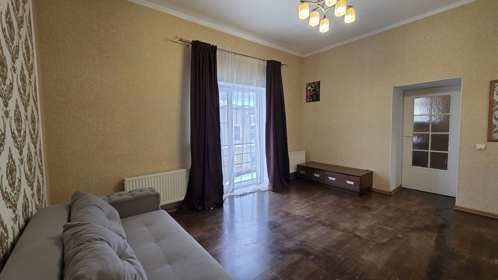 Вільна для оренди 2х кімн квартира типу Таунхаус