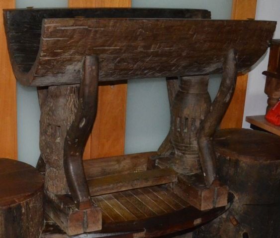 Mesa de Apoio Rústica em Madeira Maciça de Elevadíssima Qualidade