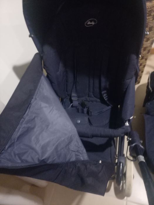 Carrinho de bebé  mais alcofa