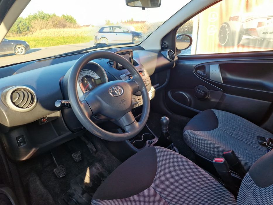 Toyota Aygo 1.0i Klimatyzacja Nawigacja Wspomaganie Abs nowe sprzęgło