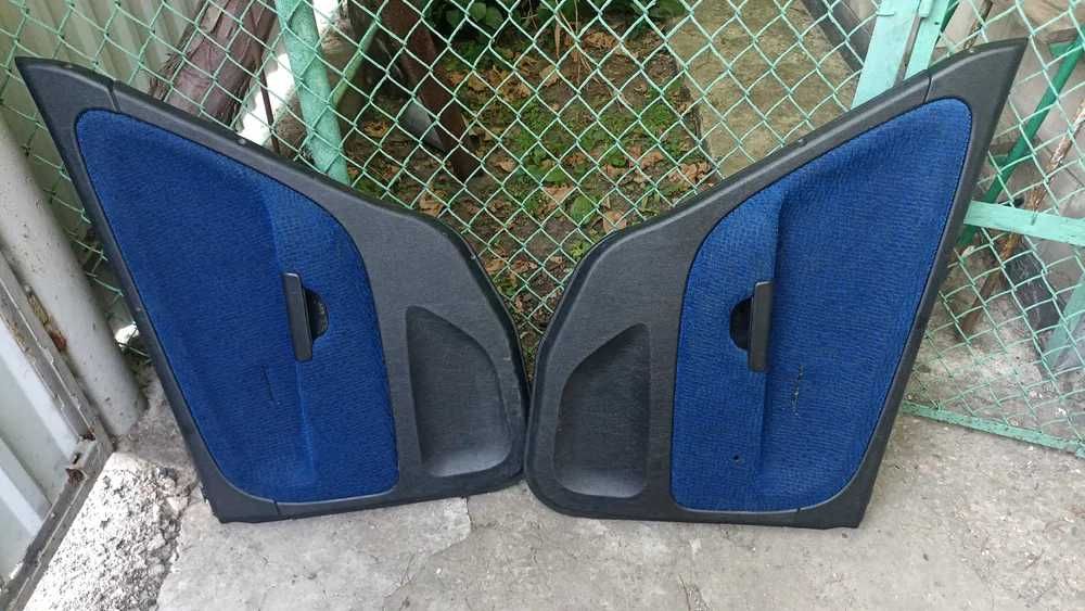 Продам дверні карти Мітсубісі Каризма рестайл