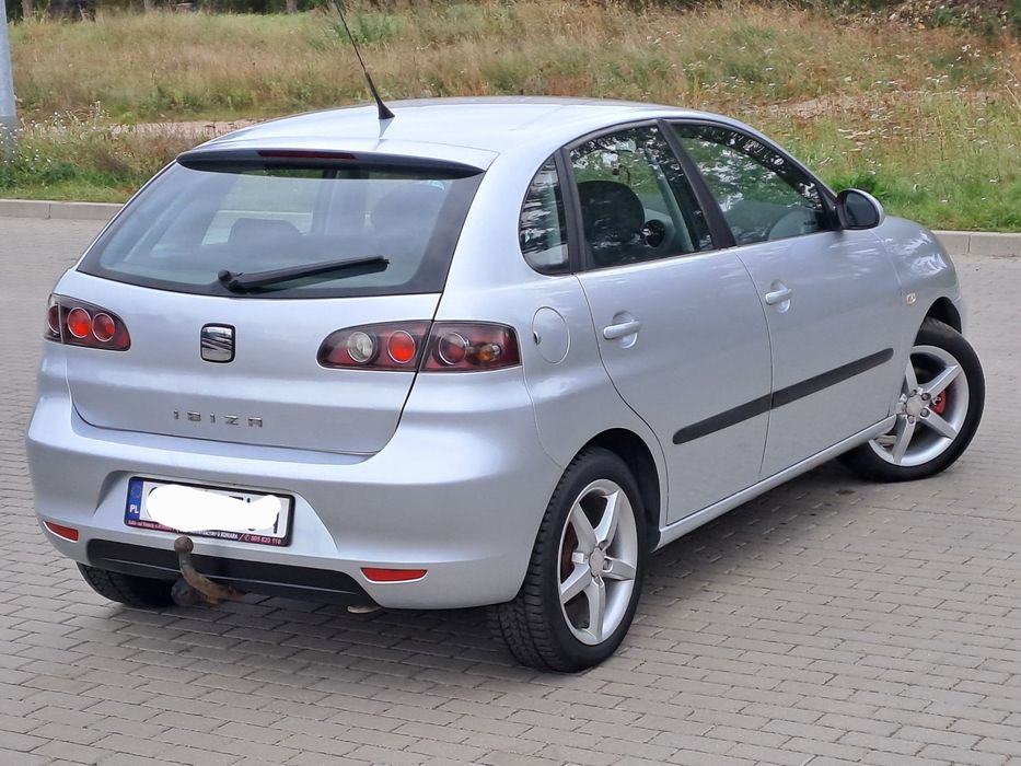 Seat Ibiza Benzyna Zarejestrowana Ładny Stan 5 Drzwi Hak