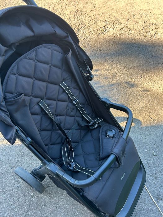 Прогулянковий візок CARRELLO Bravo