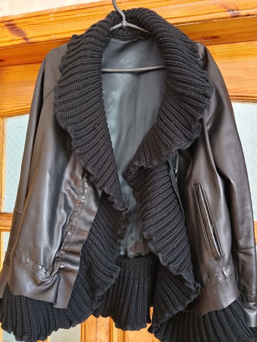 Крута шкіряна жіноча куртка