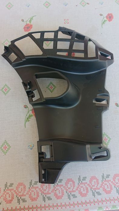 Кронштейни переднього бампера ID4