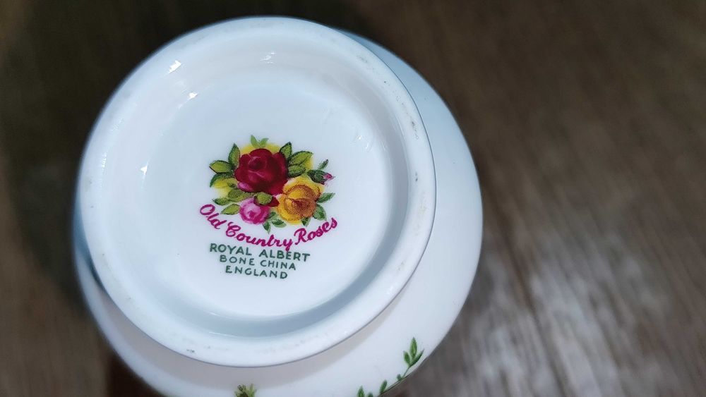 Wazonik, butelki Royal Albert ceramiczne złocenia
