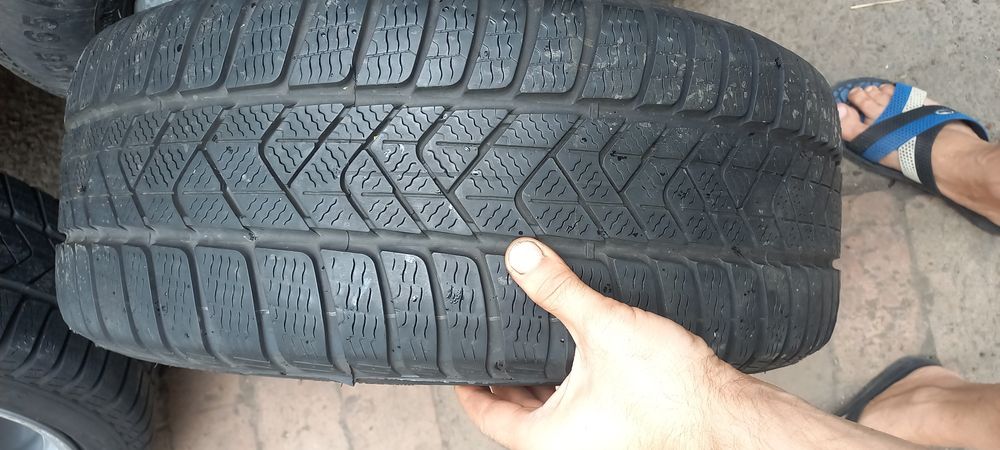Продам Резину Pirelli 225/40 R18 зима