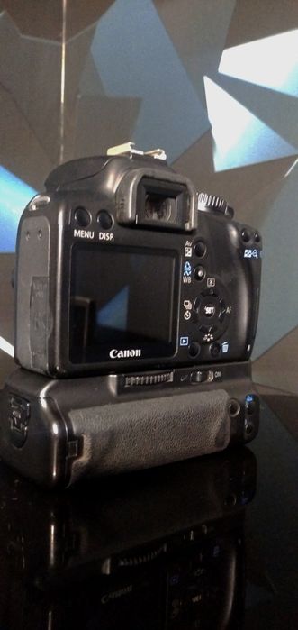 Фотоаппарат canon 1000d body с батарейной ручкой