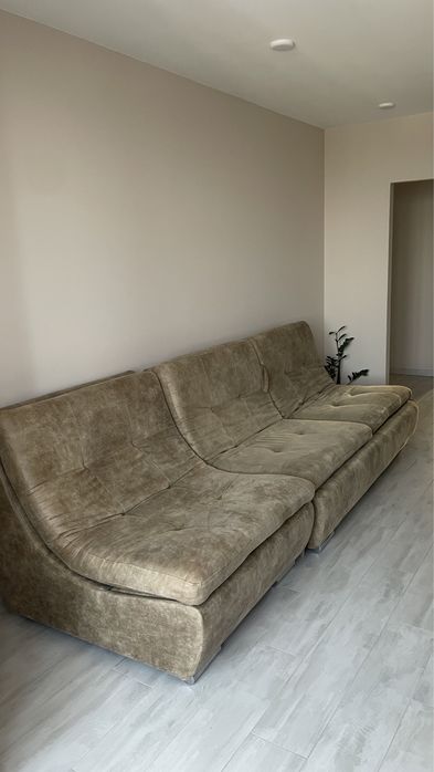 Продам шкіряний диван КЕДР з двома кріслами в комплекті