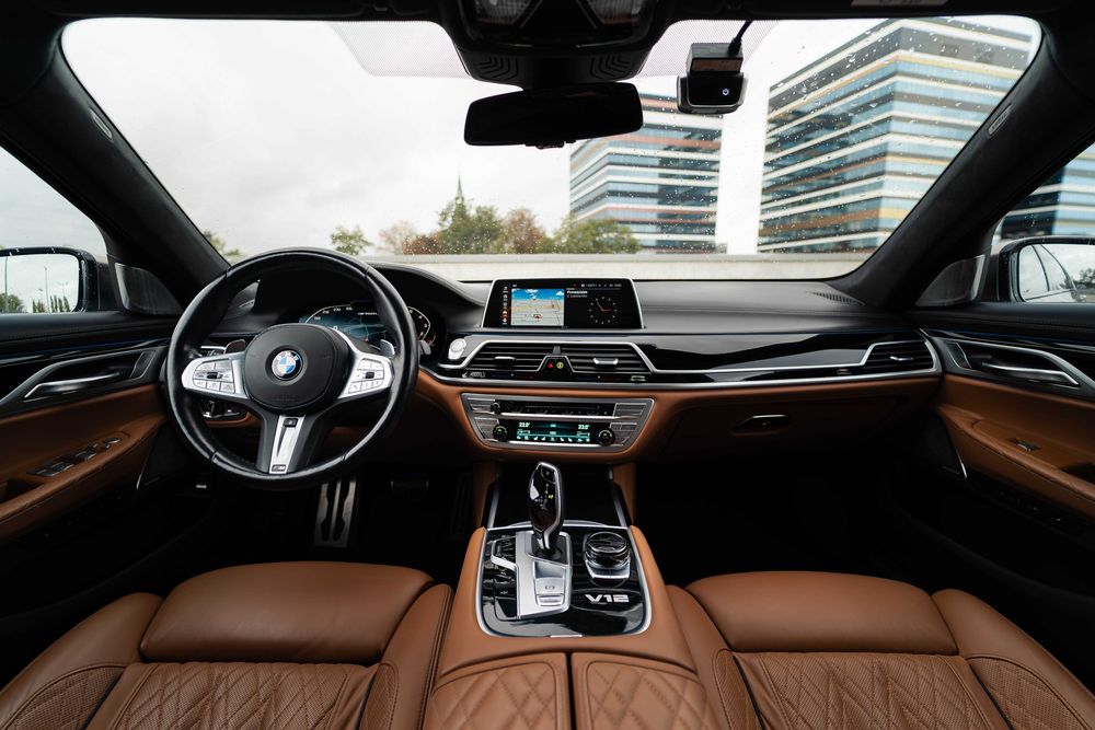 BMW 760Li V12 XDrive - wypożyczalnia samochodów