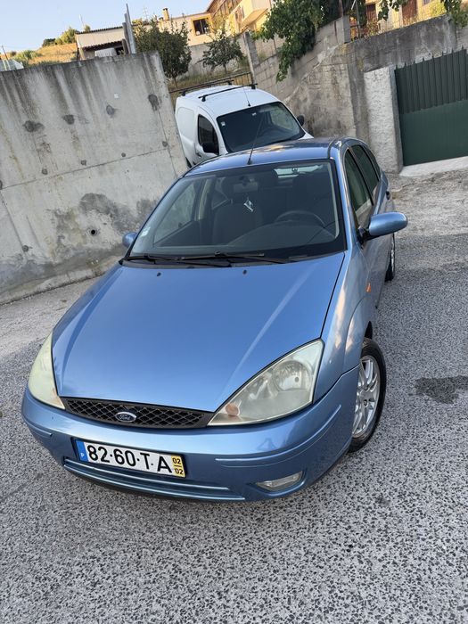 Ford focus 1.4 zetec se gasolina 2002 em bom estado negociavel