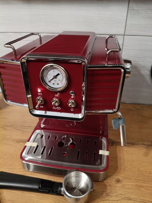 Kolbowy ekspres ciśnieniowy Klarstein Gusto Classico Espressomaker 135