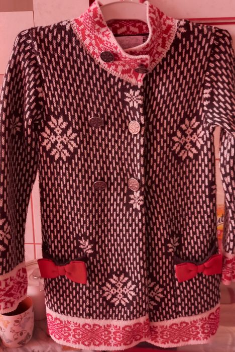 Przesliczny sweterek/ kardigan dziewczecy 110 (do 116)