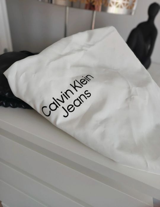 Czarna torebka Calvin Klein