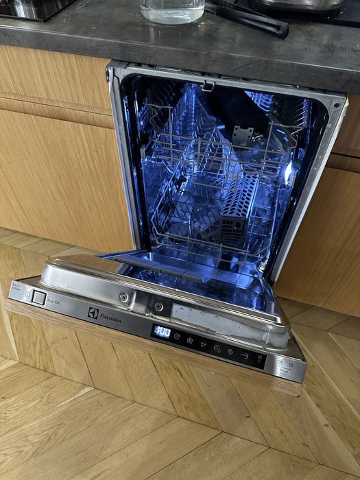 Zmywarka do zabudowy Electrolux ESL4650RO (uszkodzona)