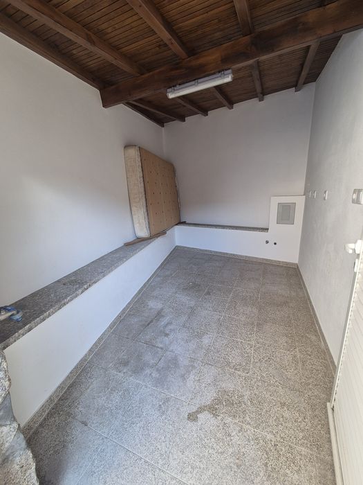 Apartamento T2 c/alpendre e anexo