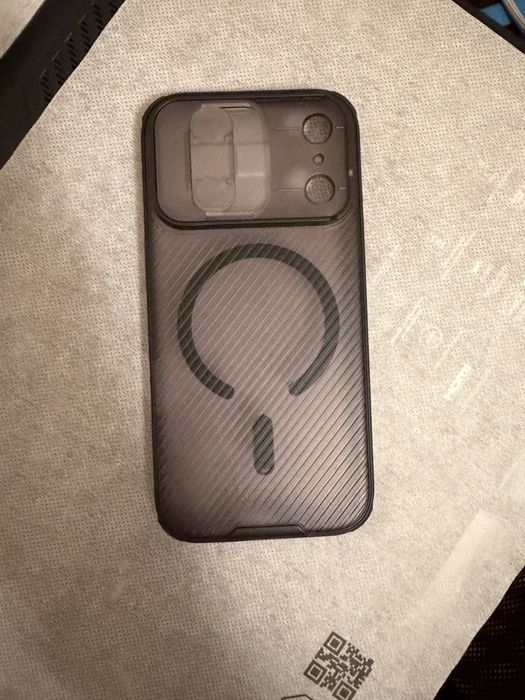 IPhone 17 pro bleck Nillkin