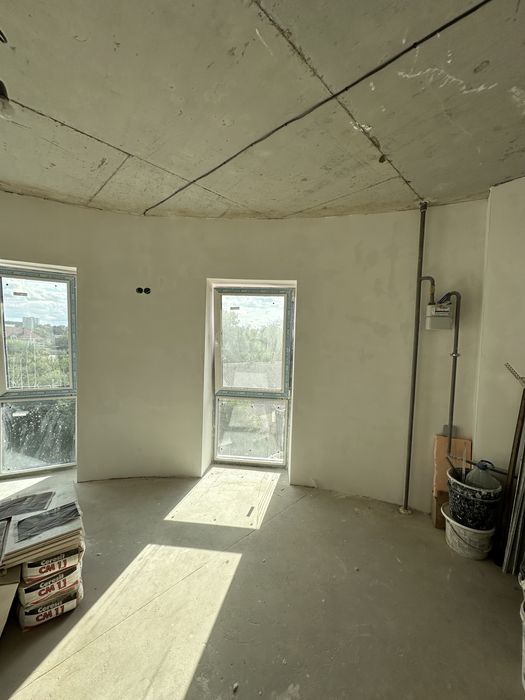 2к квартира з частковим ремонтом. Газ! Балкон! Школа і садочок поруч