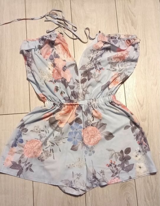 Damski kombinezon na lato