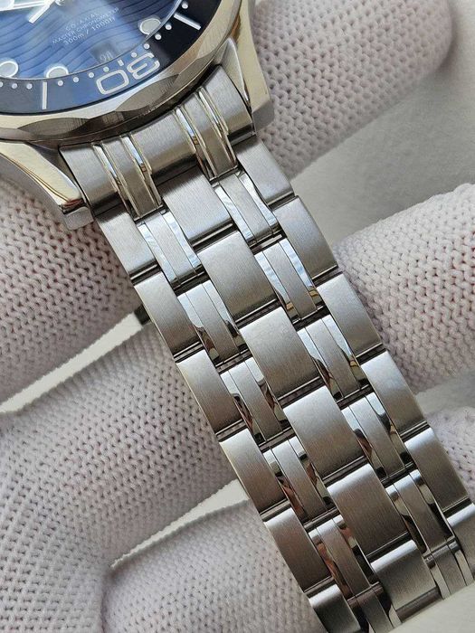 Механические часы с автоподзаводом Omega Seamaster Blue 300m