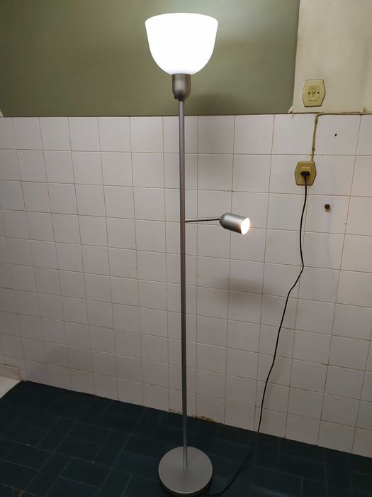 Candeeiro de pé alto IKEA
