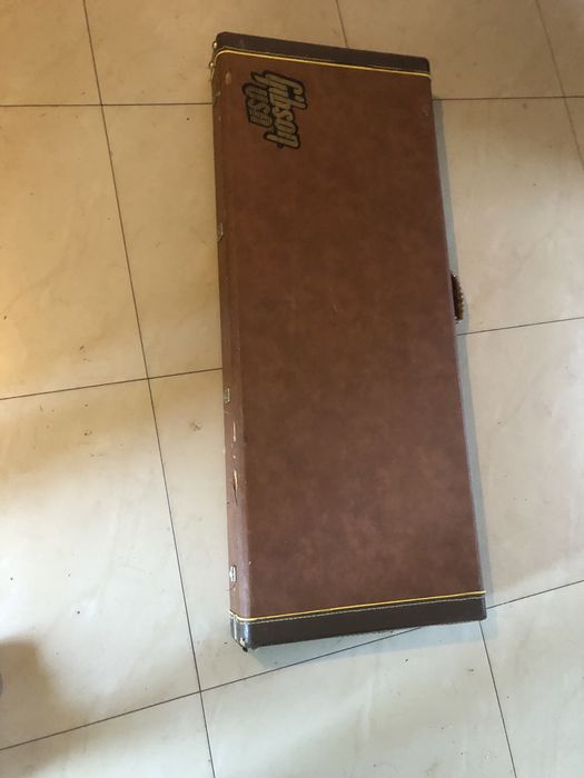 Futerał case Gibson flying v explorer