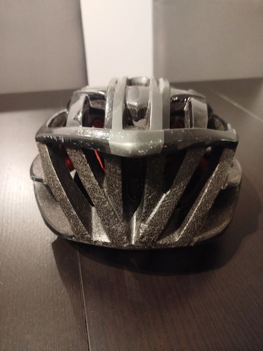 Vendo capacetes usados