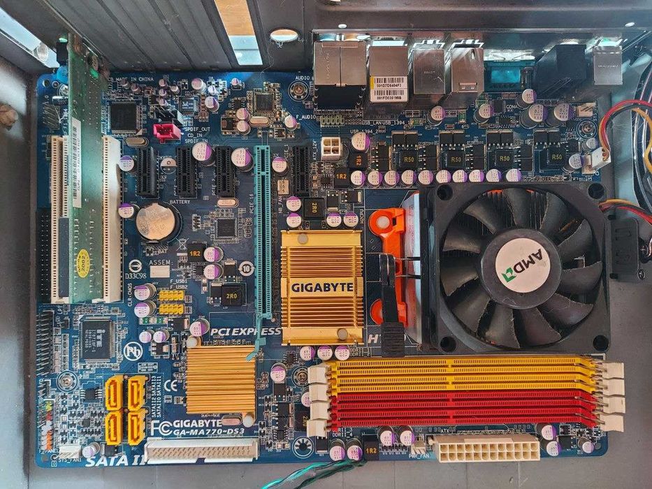 płyta główna Digabyte GA-MA770-DS3 + procesor