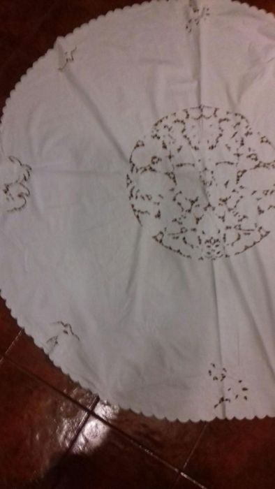 Embroidered Tablecloth425814148881459201