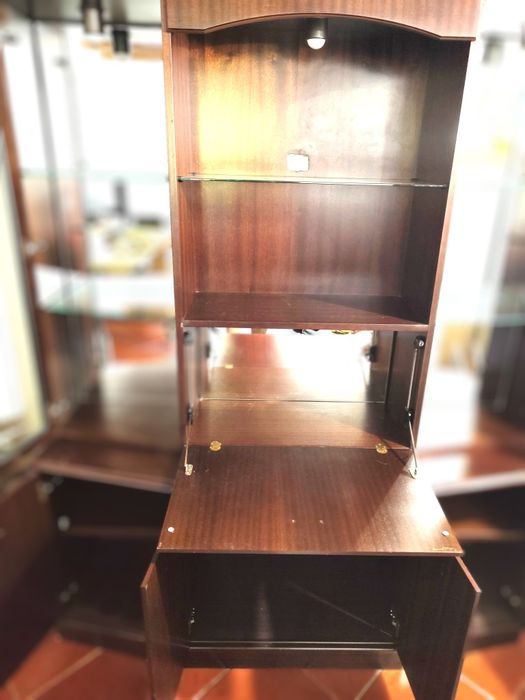 Cristaleira estilo inglês