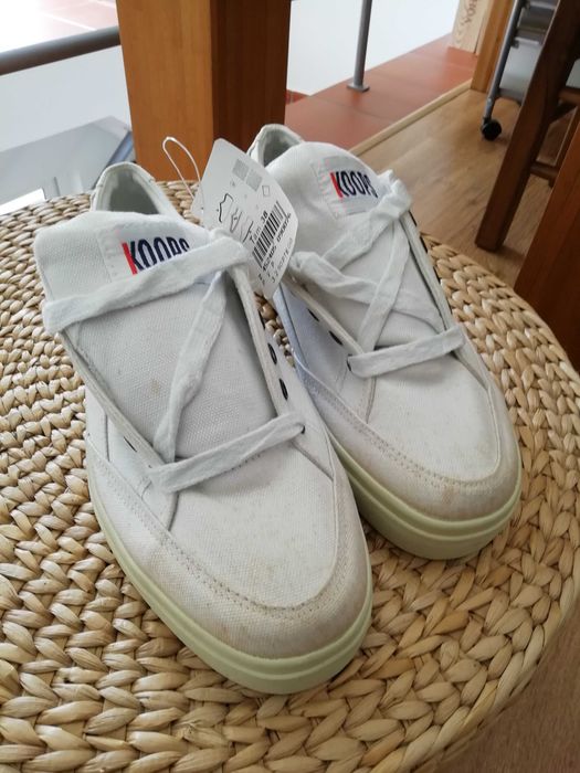 Par ténis KOOPs novos no 38