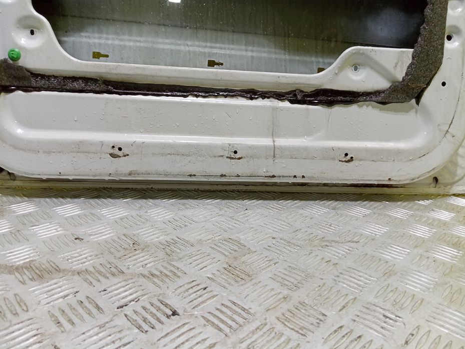 Двері ліві Mercedes Vito 639 Двери передние левые Вито 639 Разборка