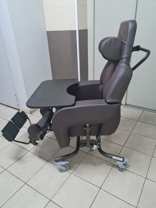 Wózek inwalidzki specjalny pielęgnacyjny VERMEIREN ALTITUDE