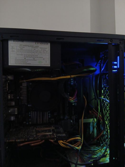 Setup Gamer Completo – PC Desktop + Teclados + Mouse + Monitor –