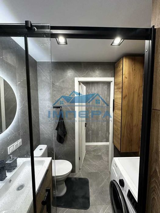 Продам 3 к квартиру в центрі з євро ремонтом