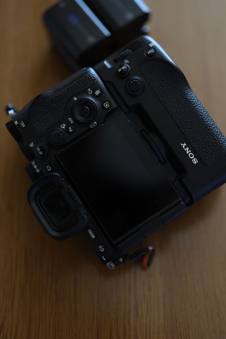 Sony A7R V + Grip Sony VG-C4EM